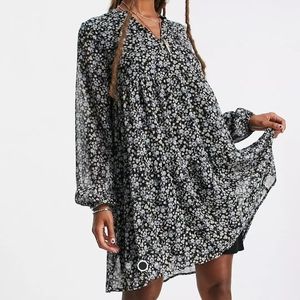 Vero Moda Chiffon Swing Dress in Floral Print